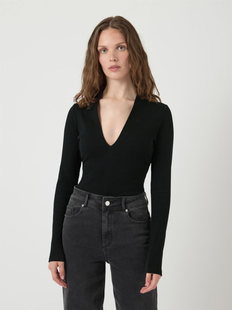 Y.a.s.  26040001 Zwart