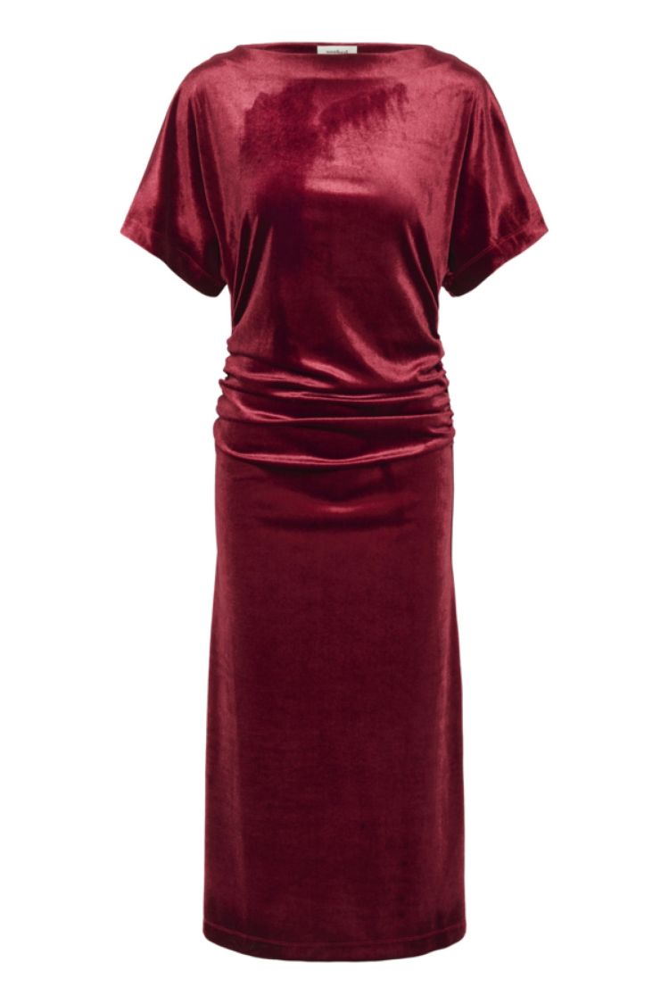 Soaked In Luxury 17956  Rood