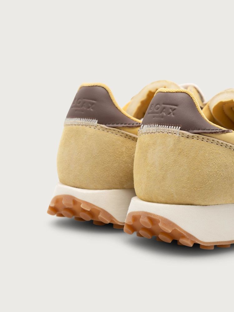 Boax Studio 18557  Geel