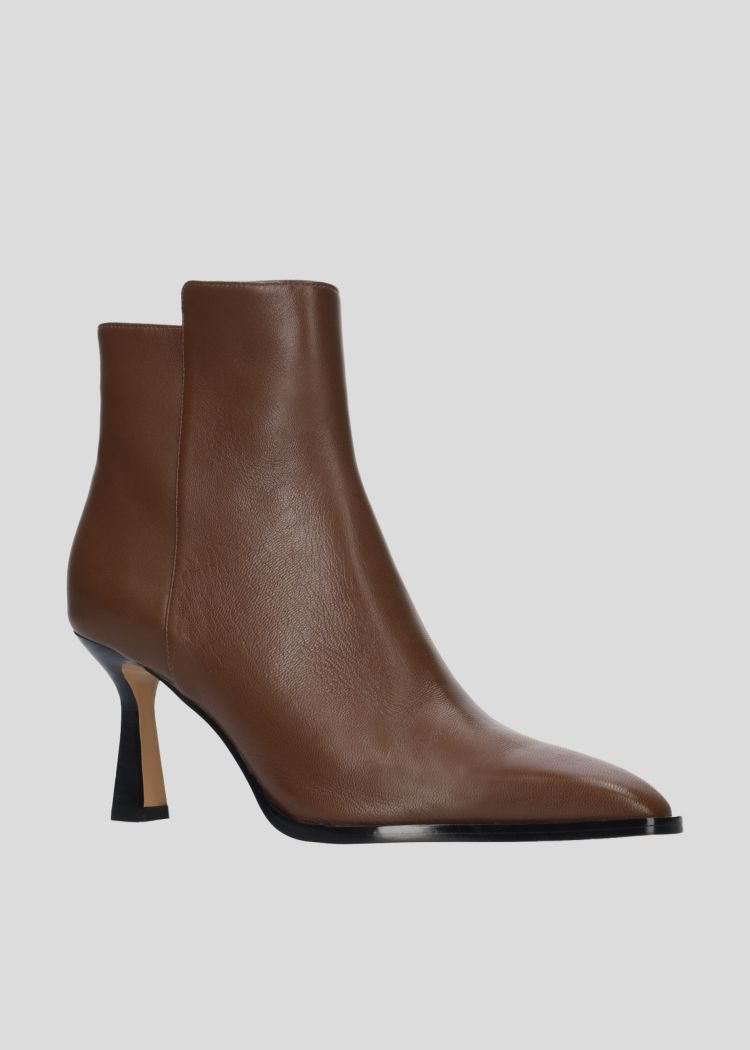 Lola Cruz 17620  Bruin