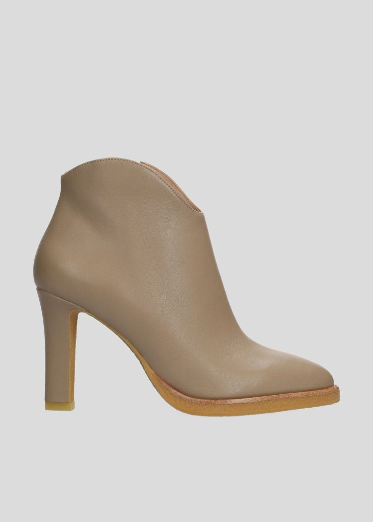 Lola Cruz  005T14BK-I25 Taupe