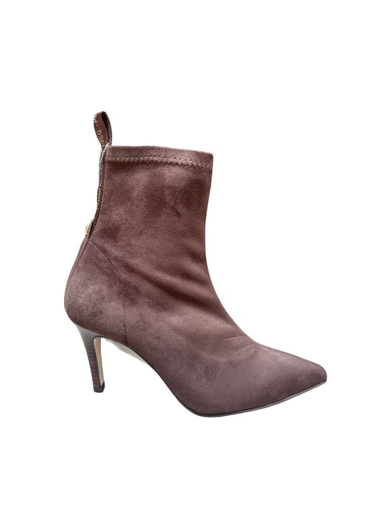 Pedro Miralles  29633 Bruin