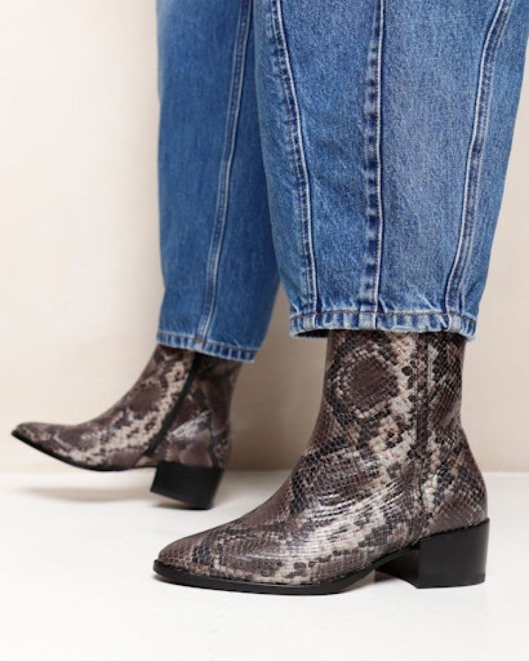 Via Vai 17553  Print