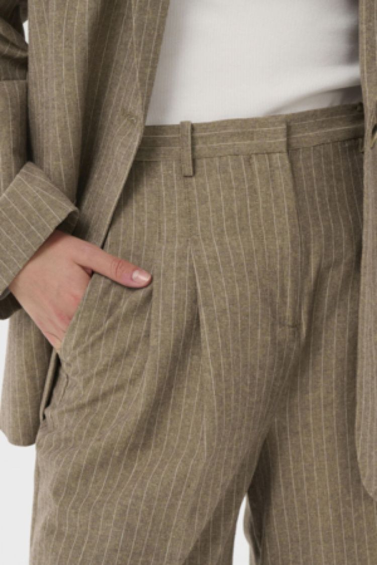 Soaked In Luxury 18935  Taupe